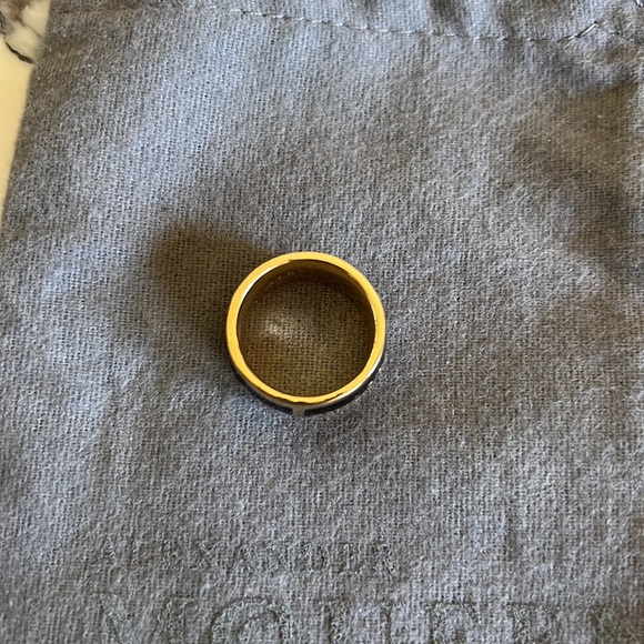 Authentic pre passing Alexander McQueen black enamel gold signature ring w/pouch - Picture 10 of 13